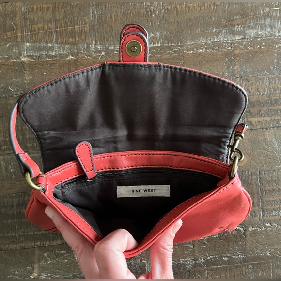 Nine West purse handbag with buckle - Picture 7 of 8